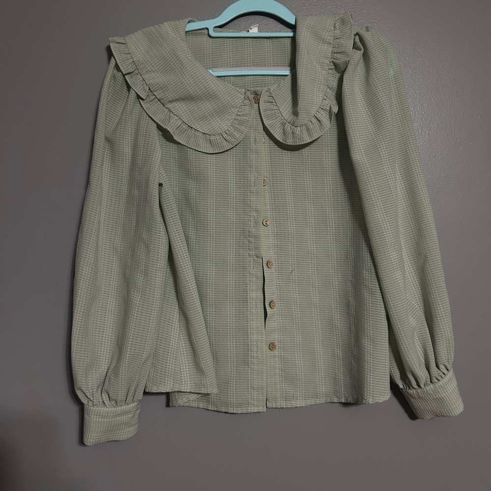 Peter Pan collared blouse